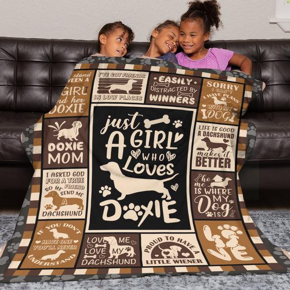 Dachshund Pattern Blanket Fleece Throw Blanket Super Soft Warm Gifts for Baby Girls Boys Kids Mom Grandma Room Decor